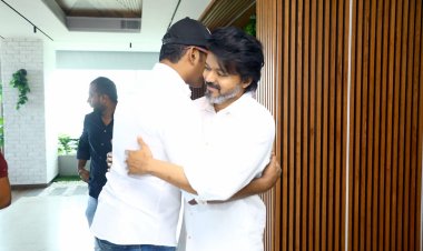 Thalapathy Vijay  wishes Vishal on seeing Mark Antony  teaser