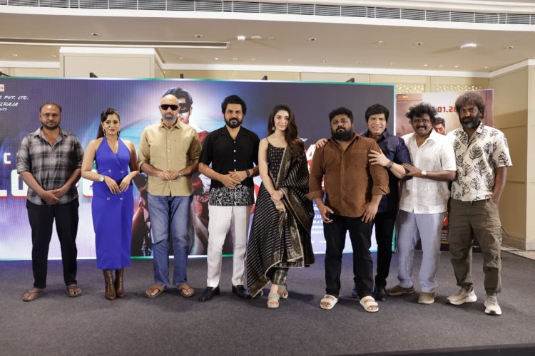 The team behind #VaaVaathiyaar comes together for a memorable group picture.