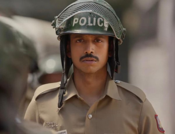 Produced by leading production company Sathya Jyothi Films, directed by debutant director D.D. Balachandran, starring Sivaji Ganesan's grandson Darshan, Gangai Amaran, and Roja, the film "Lenin Pandian" is a compelling work that speaks about the life of our land and focuses on sand mining. The trailer of the film has been released by leading director Venkat Prabhu.