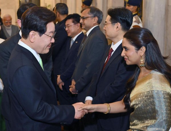 milestone as lead actor Priyanka Mohan attends the Rashtrapati Bhavan banquet hosted by President Droupadi Murmu in honour of South Korean President Lee Jae Myung.