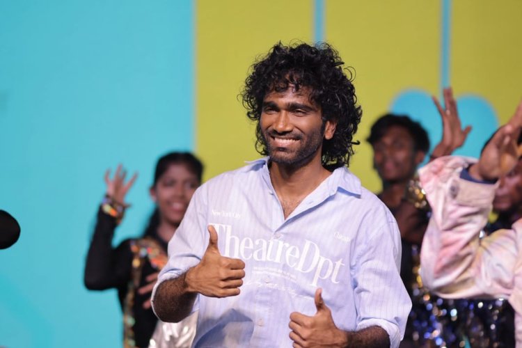 A stylish moment at the  LIKThanksMeet